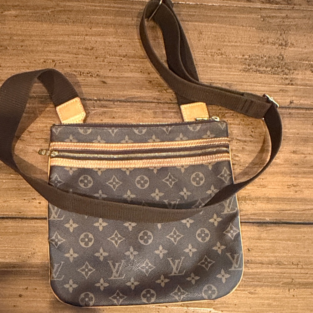 Louis Vuitton Monogram Brown Messenger Bag- great used condition